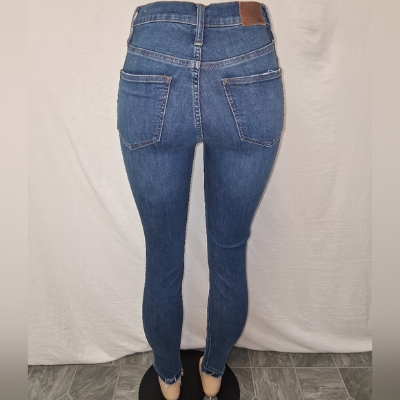 Madewell High Rise Distressed Blue Jeans Size 25 - Picture 16 of 17